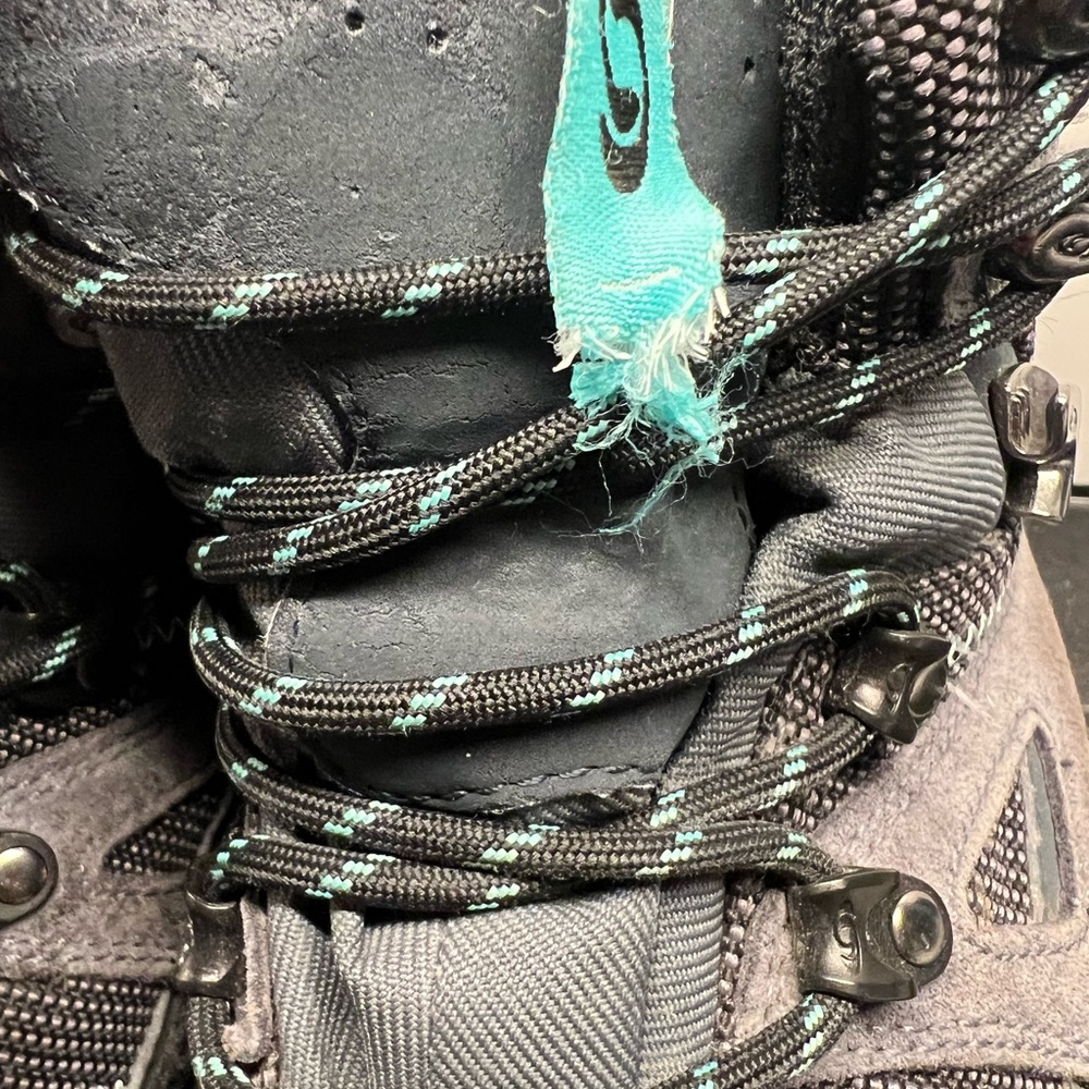 Salomon Black Lace Up Boots - Picture 7 of 8